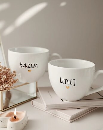 Zestaw 2 białych kubków porcelanowych 500 ml - motyw złotego serca z napisem